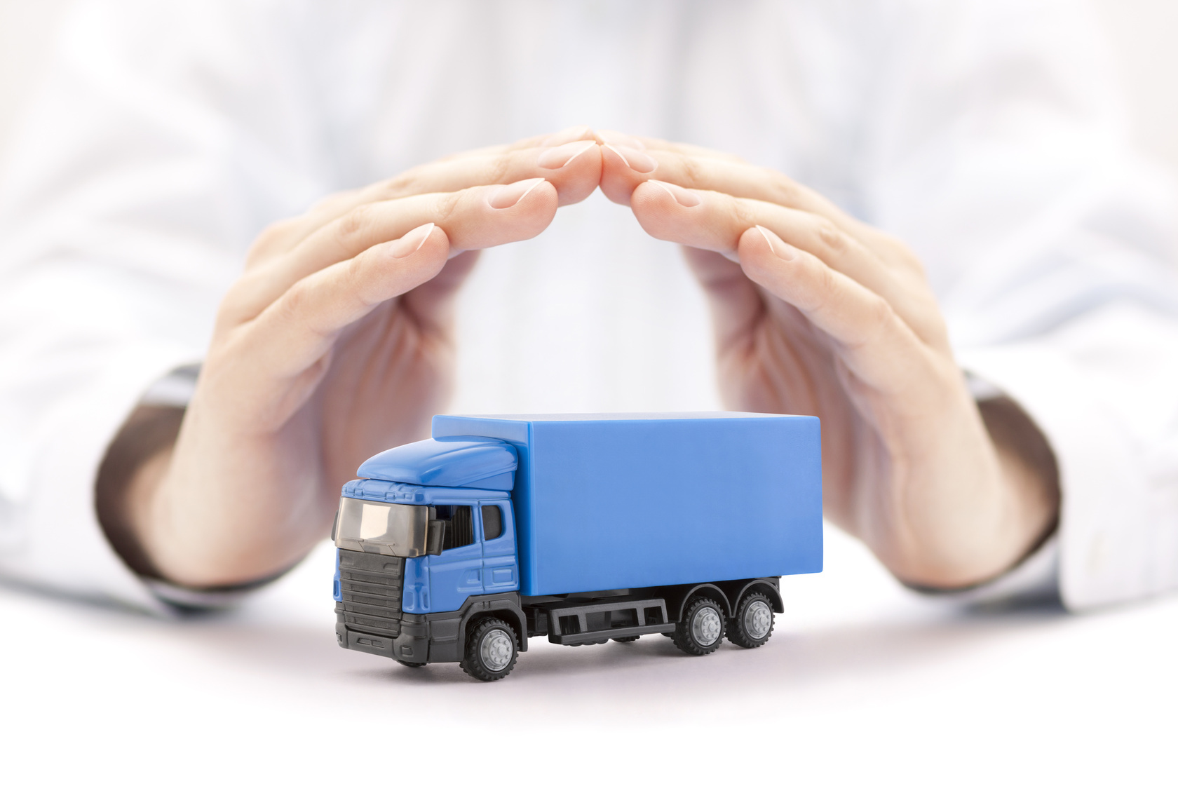 Страхование грузов: защита и безопасность в пути